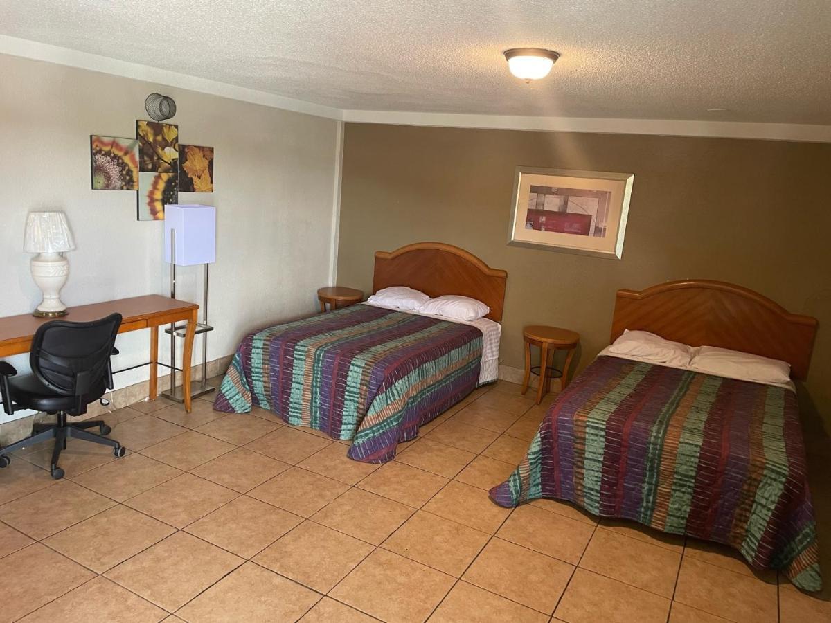 Budgetel Inn And Suites - Луисвил Екстериор снимка